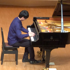 ピアノ演奏